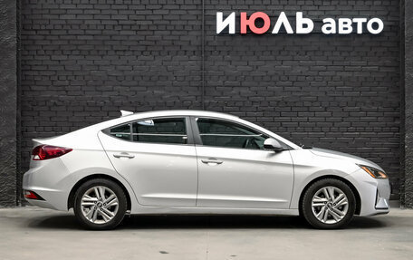Hyundai Elantra VI рестайлинг, 2019 год, 1 300 000 рублей, 8 фотография