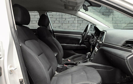 Hyundai Elantra VI рестайлинг, 2019 год, 1 300 000 рублей, 10 фотография