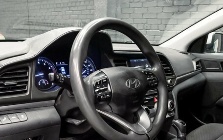 Hyundai Elantra VI рестайлинг, 2019 год, 1 300 000 рублей, 16 фотография