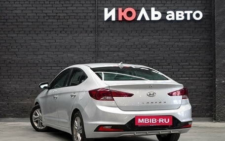 Hyundai Elantra VI рестайлинг, 2019 год, 1 300 000 рублей, 6 фотография
