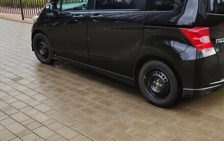 Honda Freed I, 2009 год, 800 000 рублей, 10 фотография