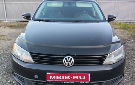 Volkswagen Jetta VI, 2013 год, 950 000 рублей, 1 фотография