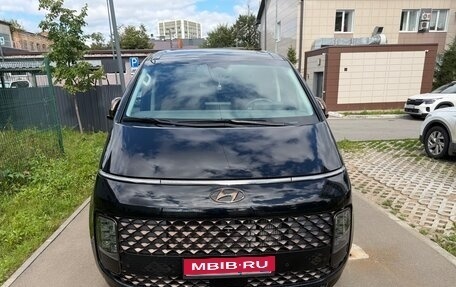 Hyundai Staria, 2021 год, 4 690 000 рублей, 2 фотография