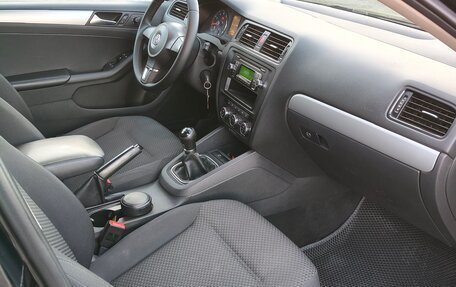 Volkswagen Jetta VI, 2013 год, 950 000 рублей, 5 фотография