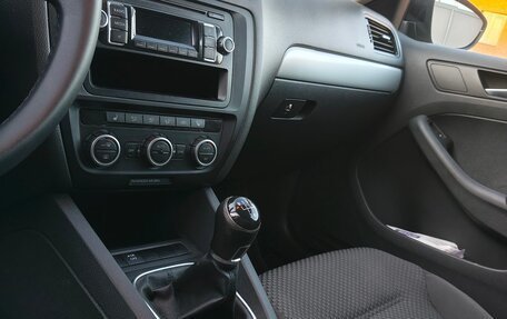 Volkswagen Jetta VI, 2013 год, 950 000 рублей, 8 фотография