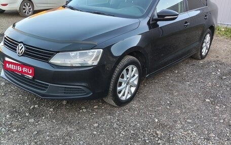 Volkswagen Jetta VI, 2013 год, 950 000 рублей, 2 фотография