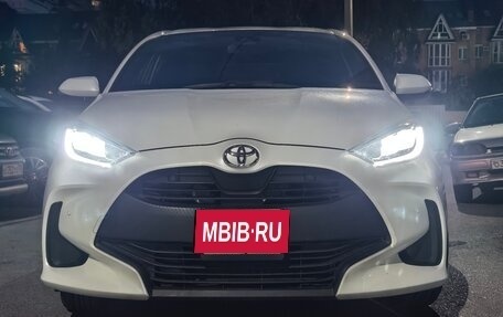 Toyota Yaris, 2021 год, 1 110 000 рублей, 14 фотография