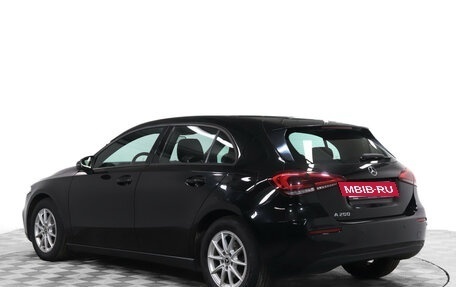 Mercedes-Benz A-Класс, 2019 год, 2 299 000 рублей, 7 фотография