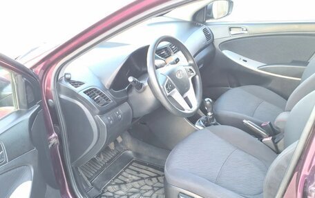 Hyundai Solaris II рестайлинг, 2011 год, 600 000 рублей, 12 фотография