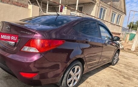 Hyundai Solaris II рестайлинг, 2011 год, 600 000 рублей, 8 фотография