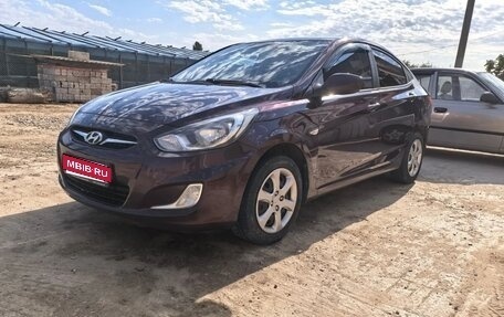 Hyundai Solaris II рестайлинг, 2011 год, 600 000 рублей, 1 фотография