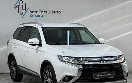Mitsubishi Outlander III рестайлинг 3, 2016 год, 1 999 800 рублей, 15 фотография