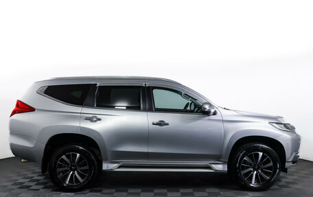Mitsubishi Pajero Sport III рестайлинг, 2017 год, 3 090 000 рублей, 4 фотография