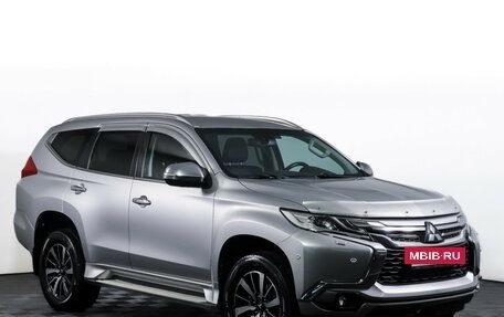 Mitsubishi Pajero Sport III рестайлинг, 2017 год, 3 090 000 рублей, 3 фотография