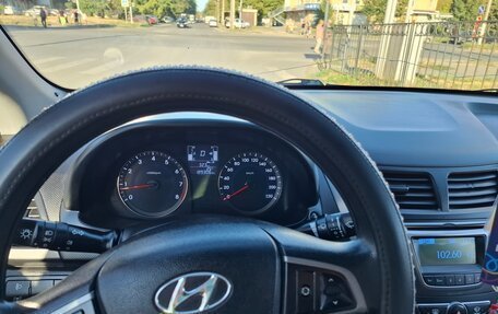 Hyundai Solaris II рестайлинг, 2016 год, 870 000 рублей, 4 фотография
