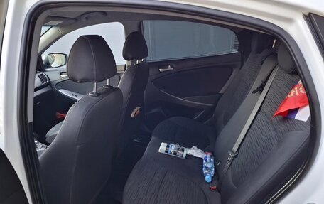 Hyundai Solaris II рестайлинг, 2016 год, 870 000 рублей, 3 фотография