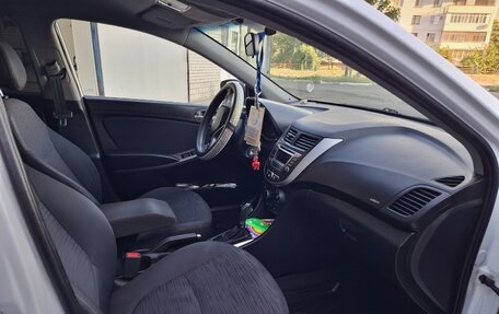 Hyundai Solaris II рестайлинг, 2016 год, 870 000 рублей, 7 фотография