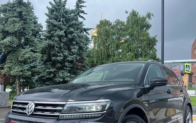 Volkswagen Tiguan II, 2018 год, 2 750 000 рублей, 1 фотография