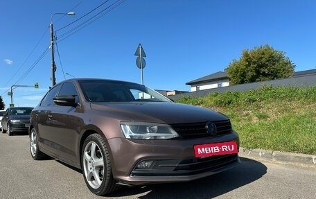 Volkswagen Jetta VI, 2015 год, 1 700 000 рублей, 2 фотография