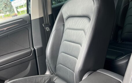 Volkswagen Tiguan II, 2018 год, 2 750 000 рублей, 2 фотография