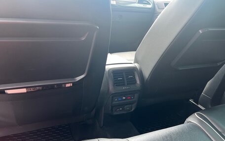 Volkswagen Tiguan II, 2018 год, 2 750 000 рублей, 4 фотография