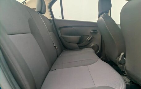 Renault Logan II, 2017 год, 689 000 рублей, 11 фотография