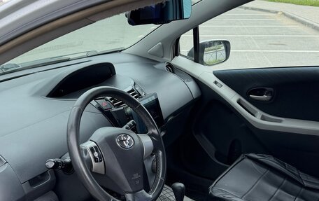 Toyota Yaris III рестайлинг, 2008 год, 570 000 рублей, 6 фотография