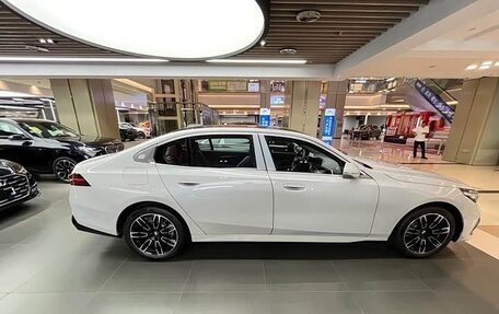 BMW 5 серия, 2026 год, 5 959 626 рублей, 6 фотография