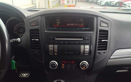 Mitsubishi Pajero IV, 2013 год, 1 855 000 рублей, 16 фотография
