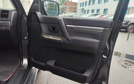 Mitsubishi Pajero IV, 2013 год, 1 855 000 рублей, 10 фотография