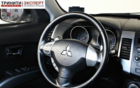 Mitsubishi Outlander III рестайлинг 3, 2010 год, 1 157 000 рублей, 13 фотография