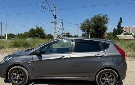 Hyundai Solaris II рестайлинг, 2013 год, 444 000 рублей, 2 фотография