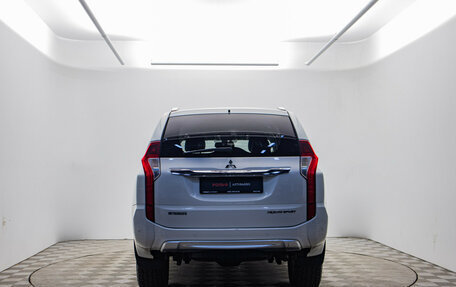 Mitsubishi Pajero Sport III рестайлинг, 2016 год, 3 045 000 рублей, 6 фотография