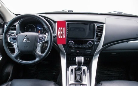 Mitsubishi Pajero Sport III рестайлинг, 2016 год, 3 045 000 рублей, 13 фотография