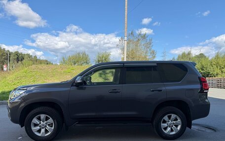 Toyota Land Cruiser Prado 150 рестайлинг 2, 2021 год, 4 760 000 рублей, 6 фотография