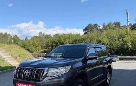 Toyota Land Cruiser Prado 150 рестайлинг 2, 2021 год, 4 760 000 рублей, 7 фотография