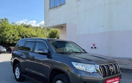 Toyota Land Cruiser Prado 150 рестайлинг 2, 2021 год, 4 760 000 рублей, 2 фотография