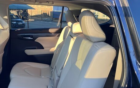 Toyota Highlander, 2021 год, 4 500 000 рублей, 8 фотография