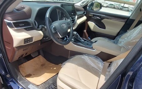 Toyota Highlander, 2021 год, 4 500 000 рублей, 15 фотография