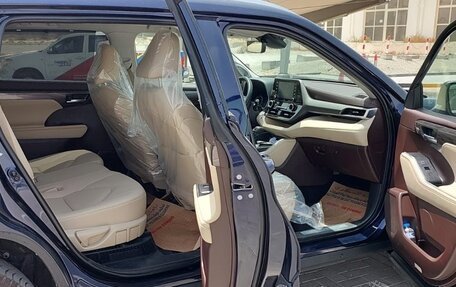 Toyota Highlander, 2021 год, 4 500 000 рублей, 13 фотография