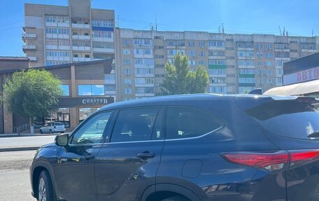 Toyota Highlander, 2021 год, 4 500 000 рублей, 12 фотография