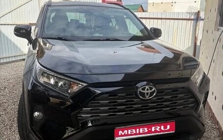 Toyota RAV4, 2020 год, 3 200 000 рублей, 1 фотография