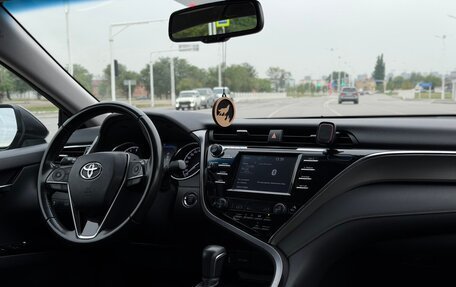 Toyota Camry, 2018 год, 2 450 000 рублей, 6 фотография