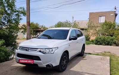Mitsubishi Outlander III рестайлинг 3, 2014 год, 1 500 000 рублей, 1 фотография