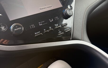Toyota Camry, 2018 год, 2 695 000 рублей, 7 фотография