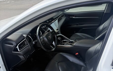 Toyota Camry, 2018 год, 2 695 000 рублей, 5 фотография