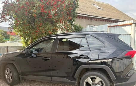 Toyota RAV4, 2020 год, 3 200 000 рублей, 2 фотография