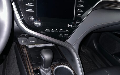 Toyota Camry, 2020 год, 3 120 000 рублей, 13 фотография