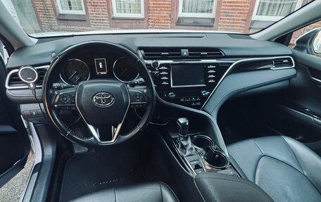 Toyota Camry, 2020 год, 3 150 000 рублей, 5 фотография