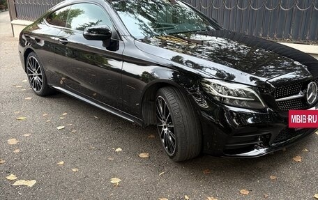 Mercedes-Benz C-Класс, 2019 год, 3 050 000 рублей, 4 фотография